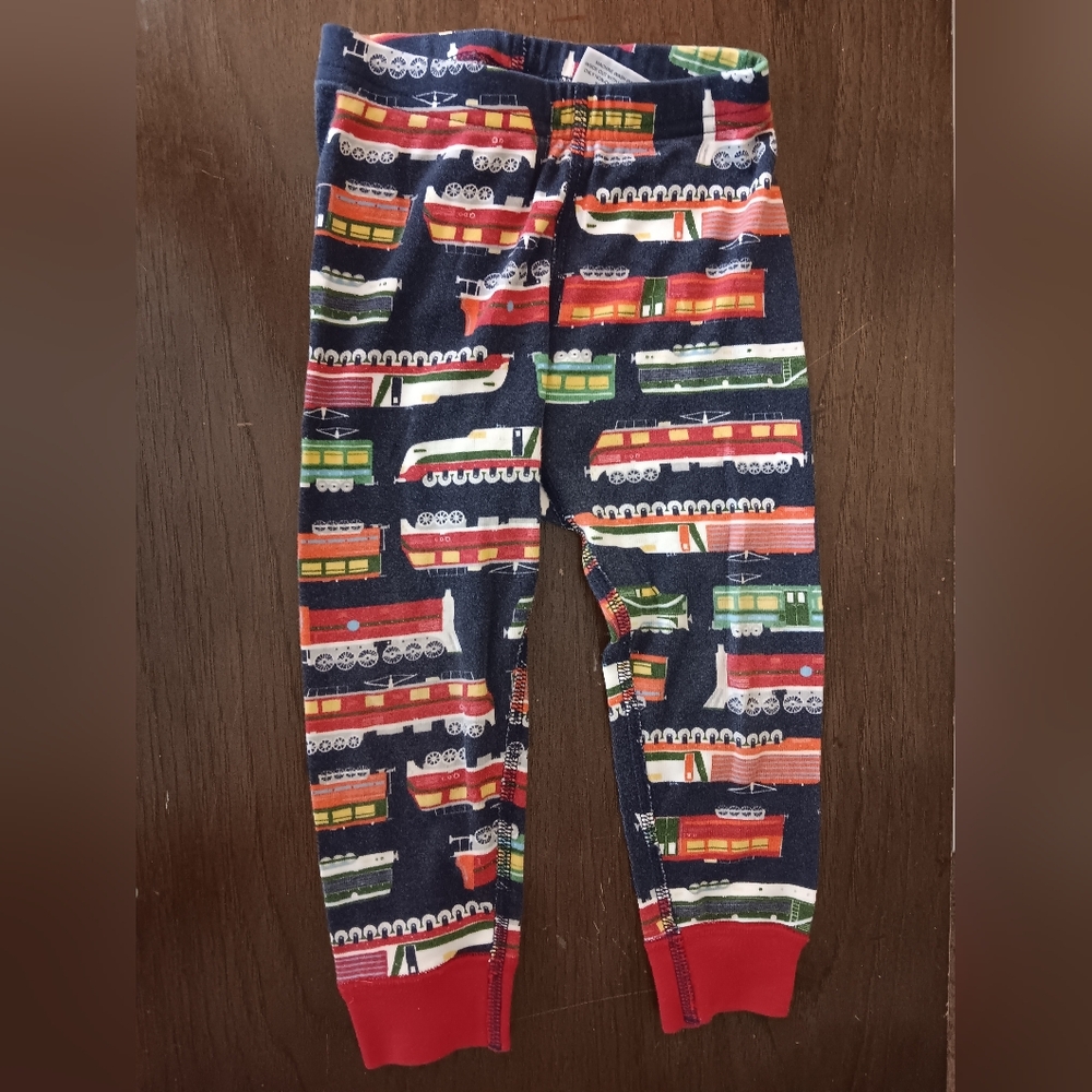 Hanna Andersson 2- Piece Train Pajama. Long sleeve and pants. Size 18 - 24 MO.